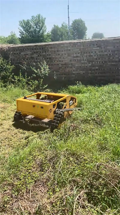 HS224 lawn mowing operation