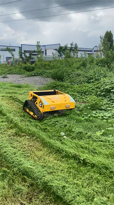 HS224 lawn mowing operation