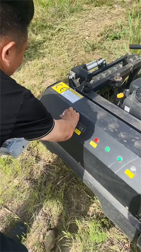 TANK Series Lawn Mower Display